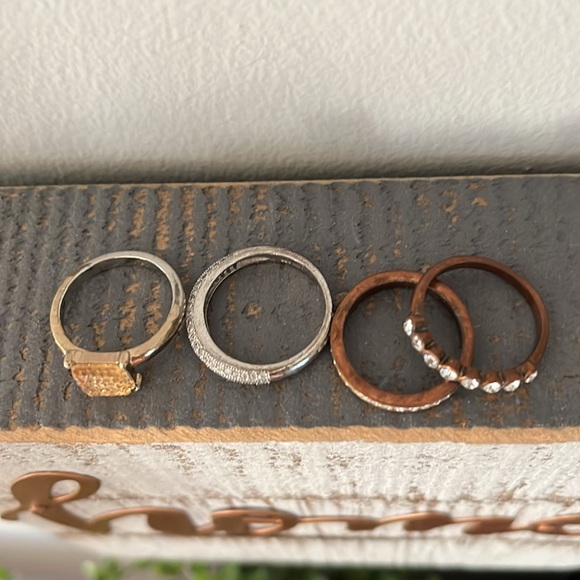 Set of Costume Jewelry Rings - Picture 2 of 5